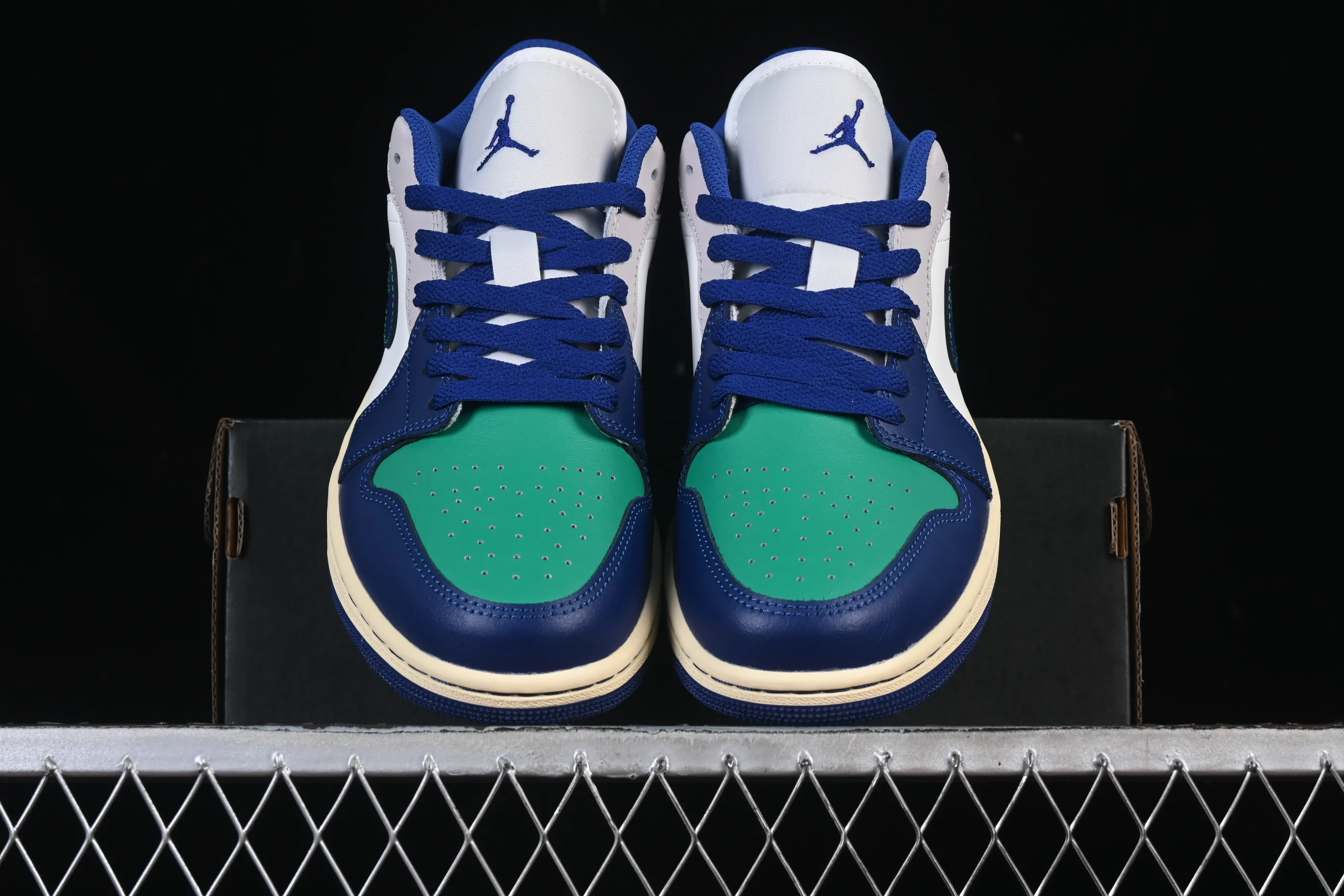 All categories Air Jordan Jordan series basketball shoes Air Jordan 1 Low G version pure original Air Jordan 1 Low AJ1 Joe 1 blue and green color matching low-top cultural casual sneakers 553558-147